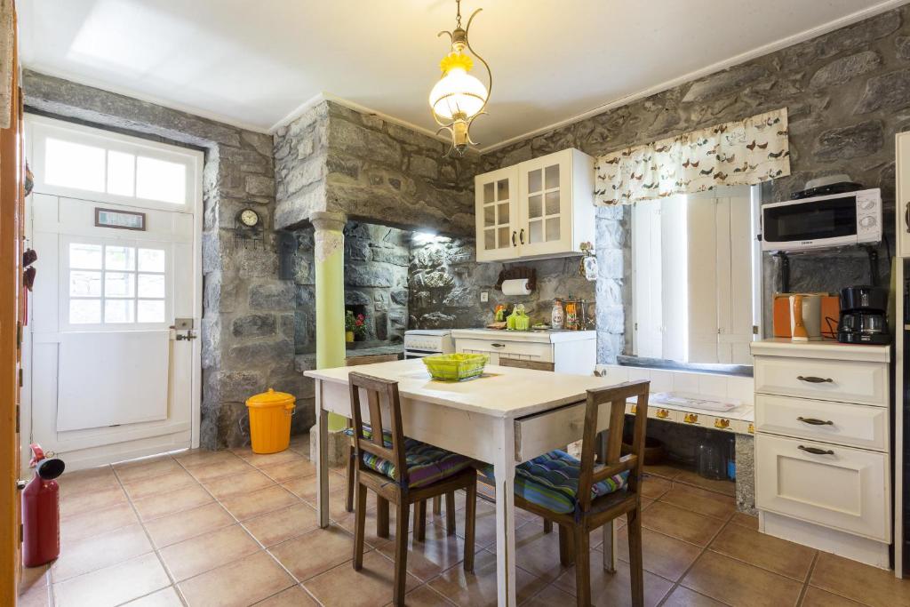 Casa dos Platanos-Family Home room 4